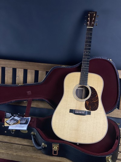 Martin D-28 Modern Deluxe